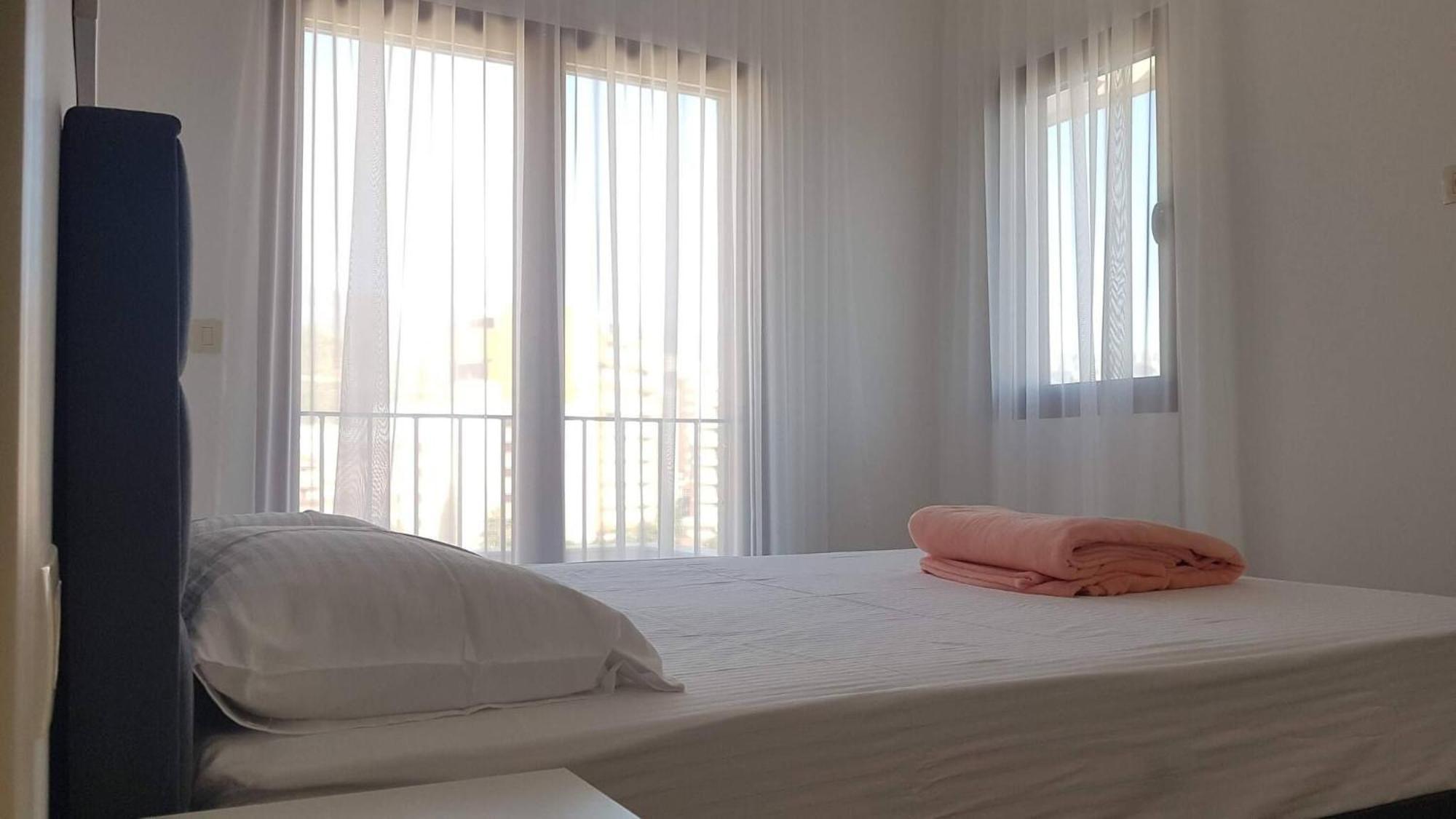 Charming With Mountain Views Apartment